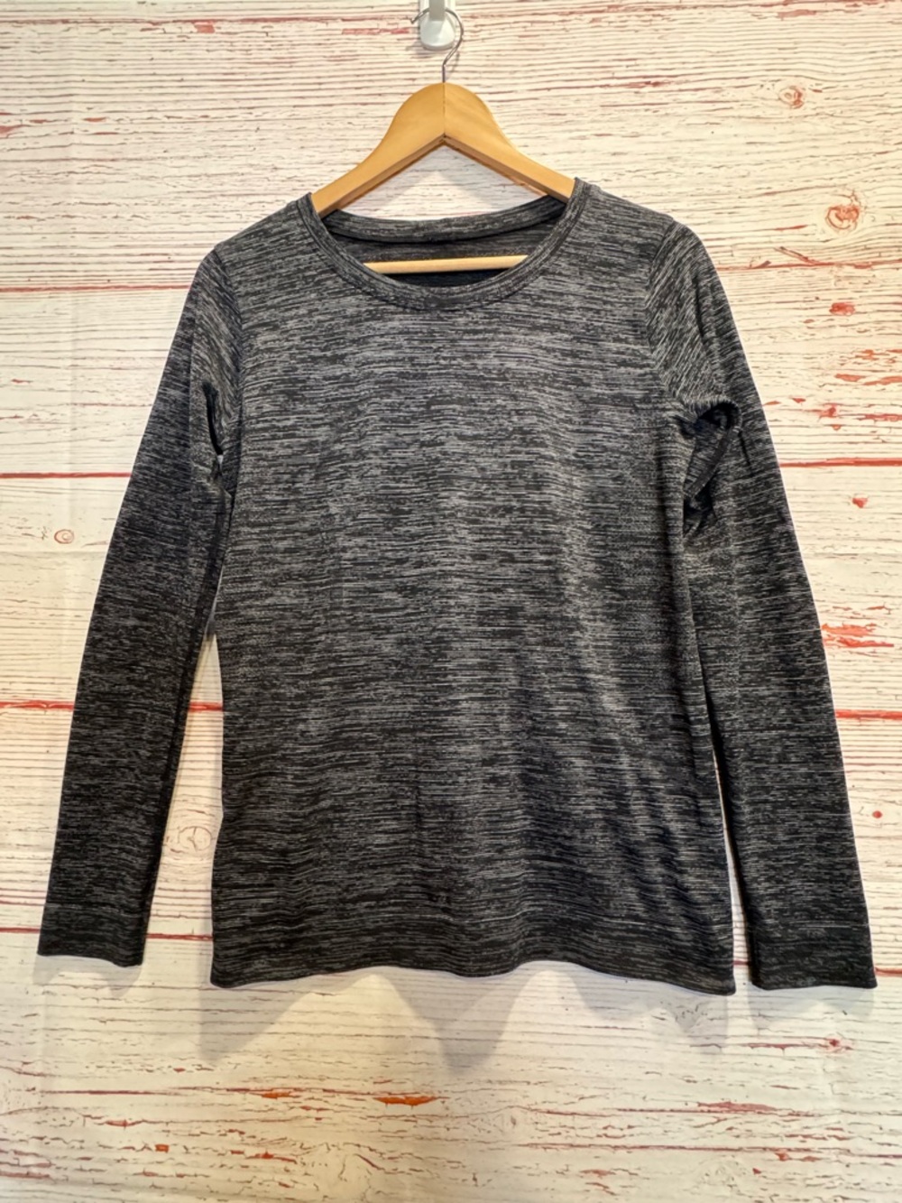 Lululemon Swiftly Relaxed Long Sleeve in Black / White / Black Sz 4 - Picture 4 of 9